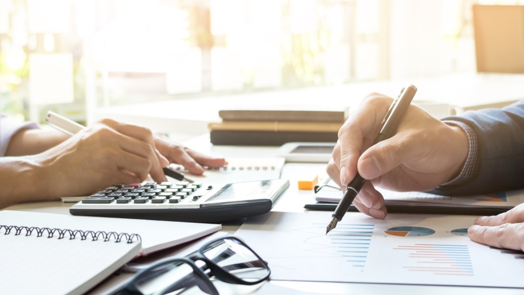 Cierre Contable vs. Cierre Fiscal: Diferencias clave que afectan su flujo de&nbsp;caja